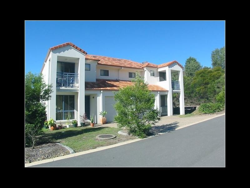 11/2 Studio Drive, Pacific Pines QLD 4211