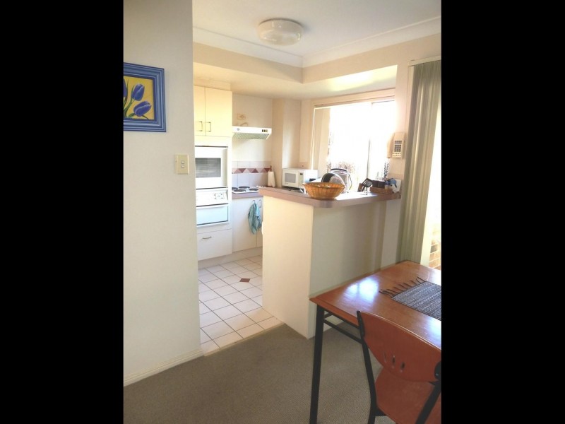 23 Tristan Court, Benowa QLD 4217