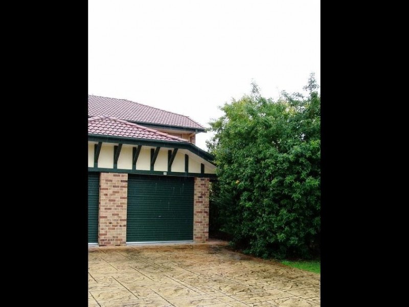 23 Tristan Court, Benowa QLD 4217