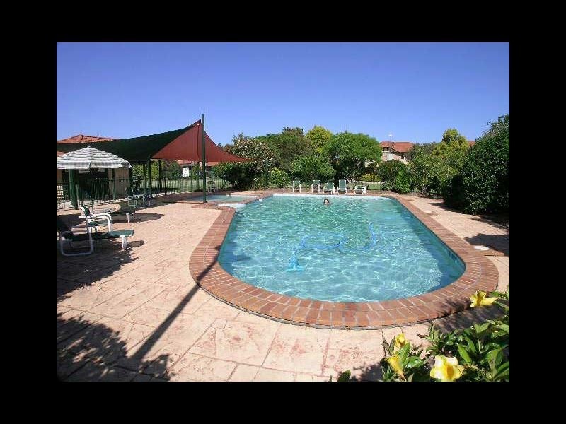 23 Tristan Court, Benowa QLD 4217