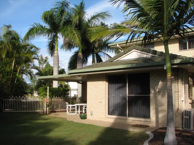 6 Butterfly Court, Benowa QLD 4217