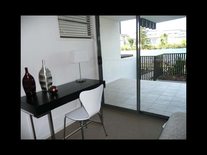 10 Grand Parade, Kawana Island QLD 4575