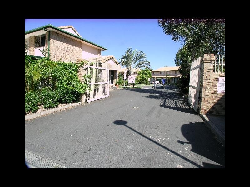 220 Christine Ave, Burleigh Waters QLD 4220