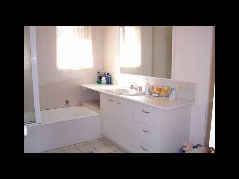 220 Christine Ave, Burleigh Waters QLD 4220