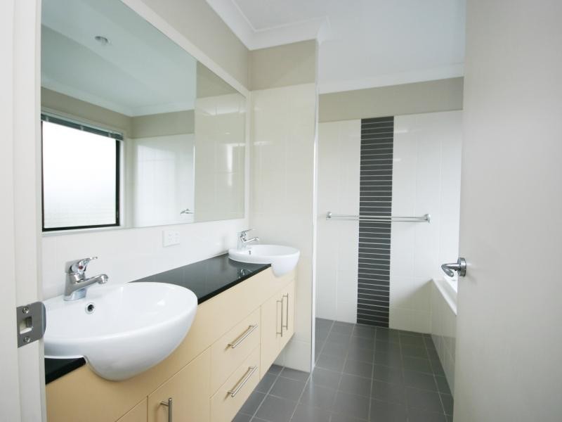 Lot 105/19 Santa Barbara Road, Hope Island QLD 4212