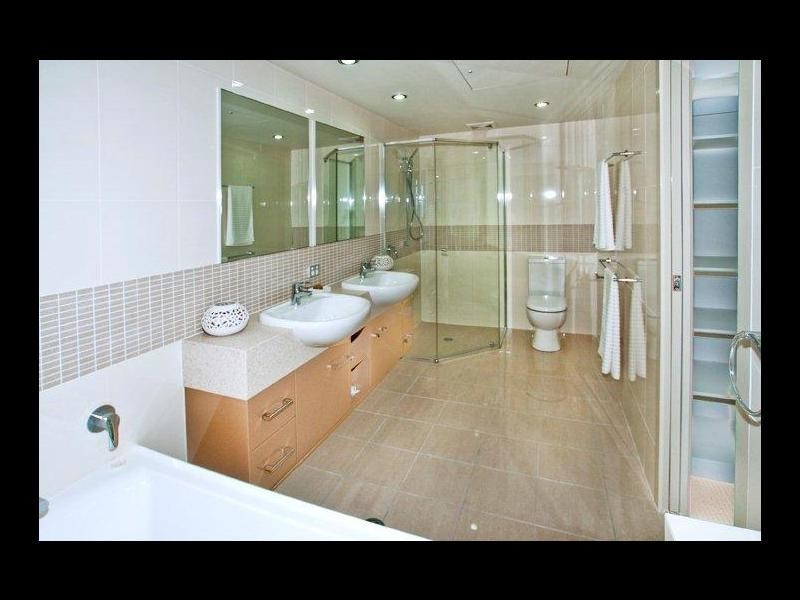 2 Cnr Angus & Hornibrook Esplanade, Clontarf QLD 4019