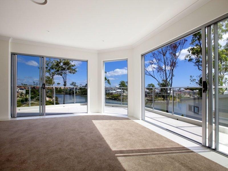 36 Castello Circuit, Varsity Lakes QLD 4227