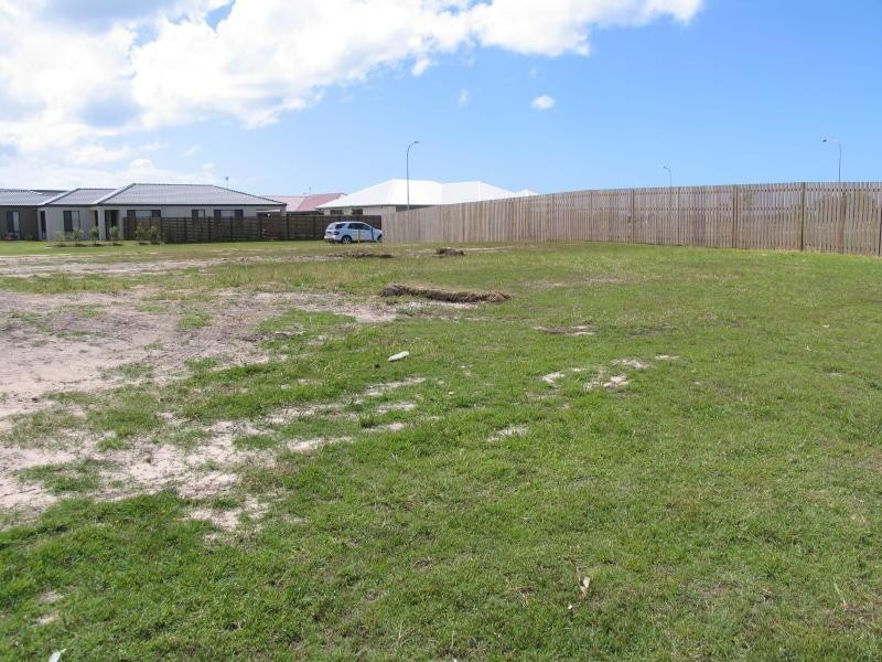 9 Bounty Circuit, Eli Waters QLD 4655
