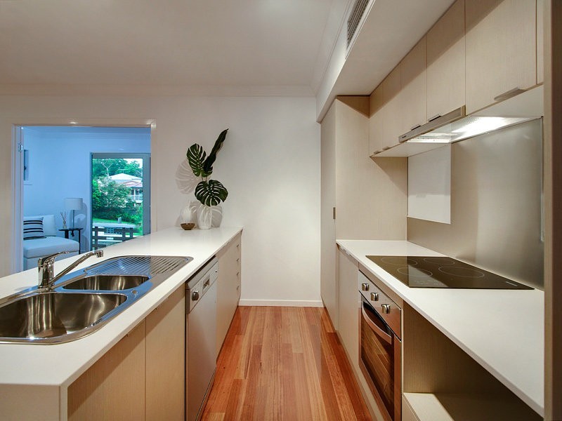 80 Plimsoll Street, Greenslopes QLD 4120