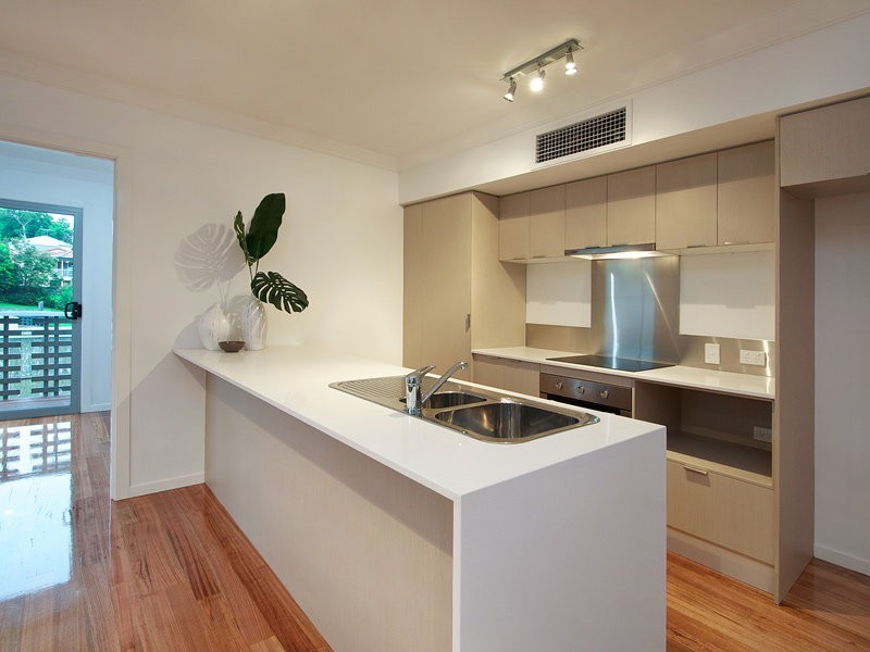 80 Plimsoll Street, Greenslopes QLD 4120