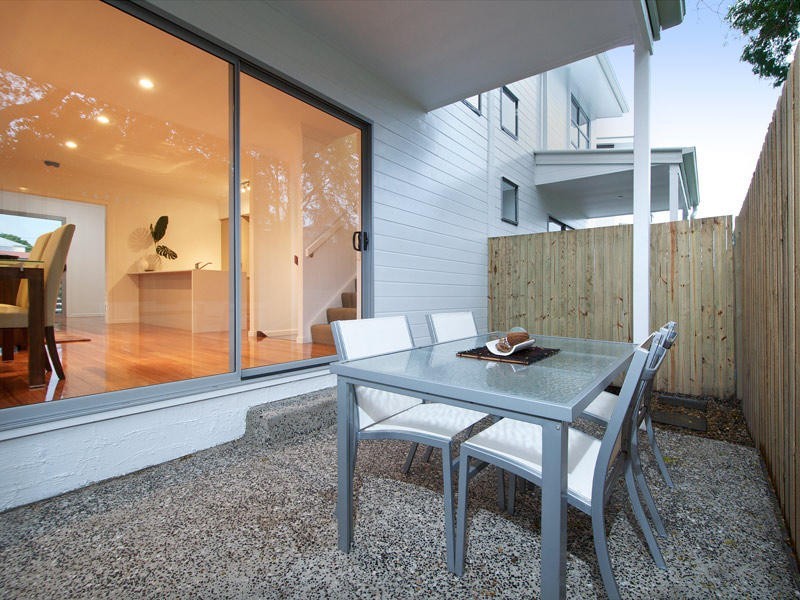 80 Plimsoll Street, Greenslopes QLD 4120