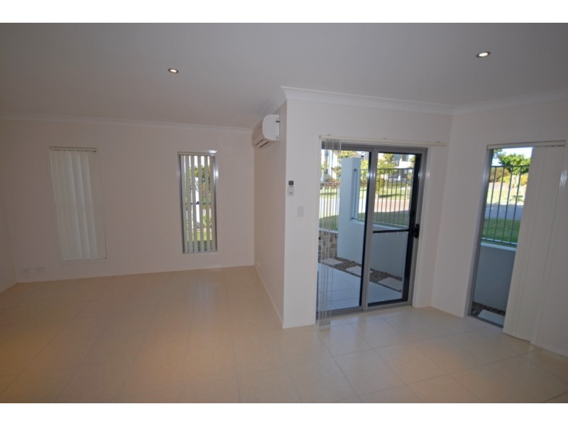 10 Cezaire Avenue, Varsity Lakes QLD 4227