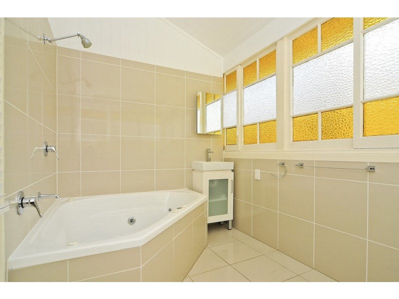 17 Clara Street, Corinda QLD 4075