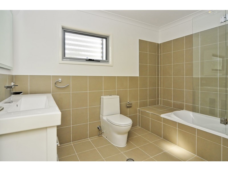 17b Clara Street, Corinda QLD 4075