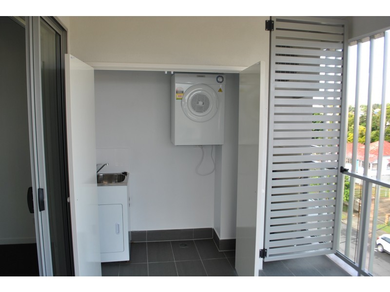 28 Carl Street, Woolloongabba QLD 4102