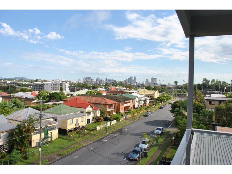28 Carl Street, Woolloongabba QLD 4102