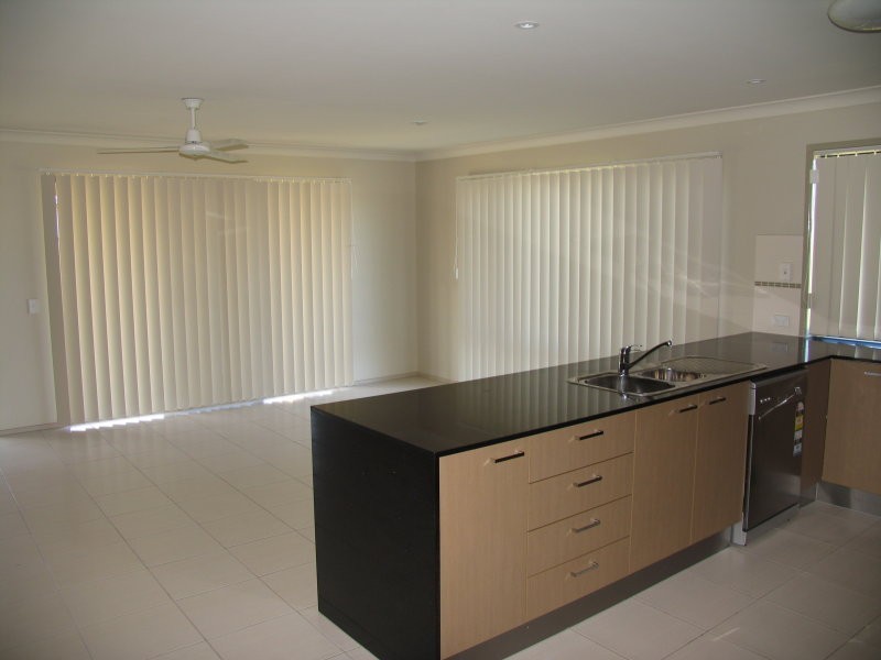 1 Fishburn Way, Mariners Cove, Eli Waters QLD 4655