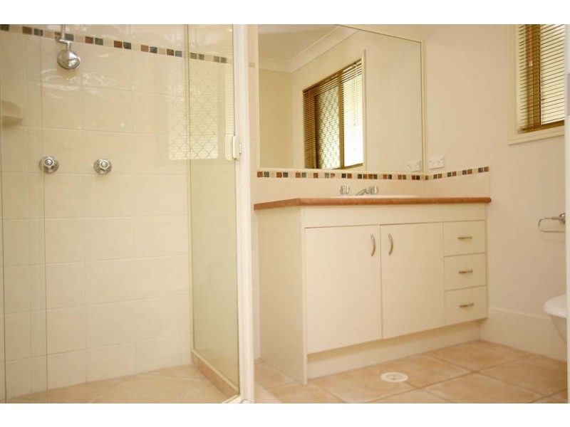 25 Hilliards Park Drive, Wellington Point QLD 4160