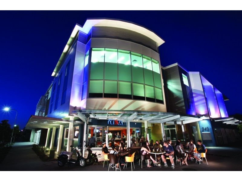 33 Lakefront Crescent, Varsity Lakes QLD 4227