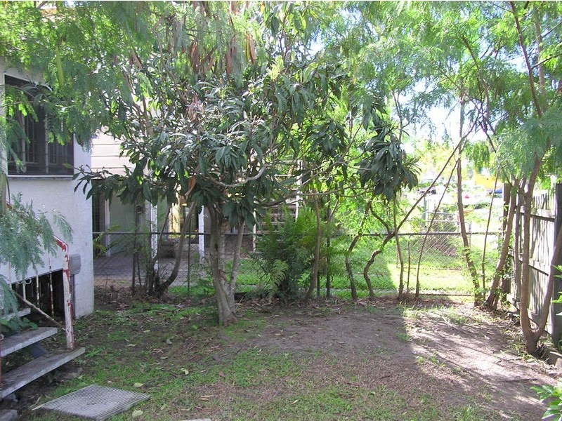 25 Carl Street, Woolloongabba QLD 4102