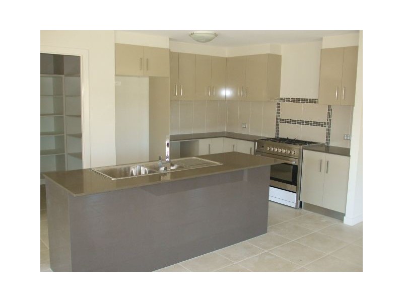 8 Stonewood Crescent, Warwick QLD 4370