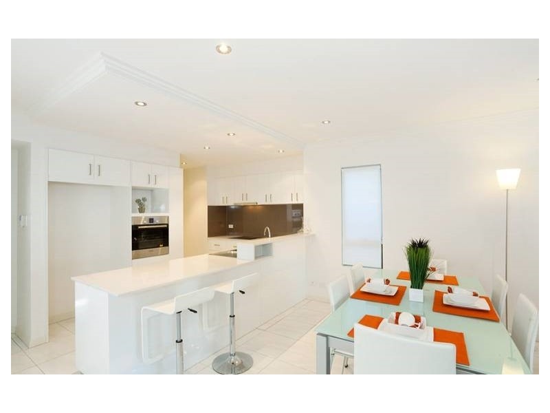 17 Marshall Lane, Kenmore QLD 4069