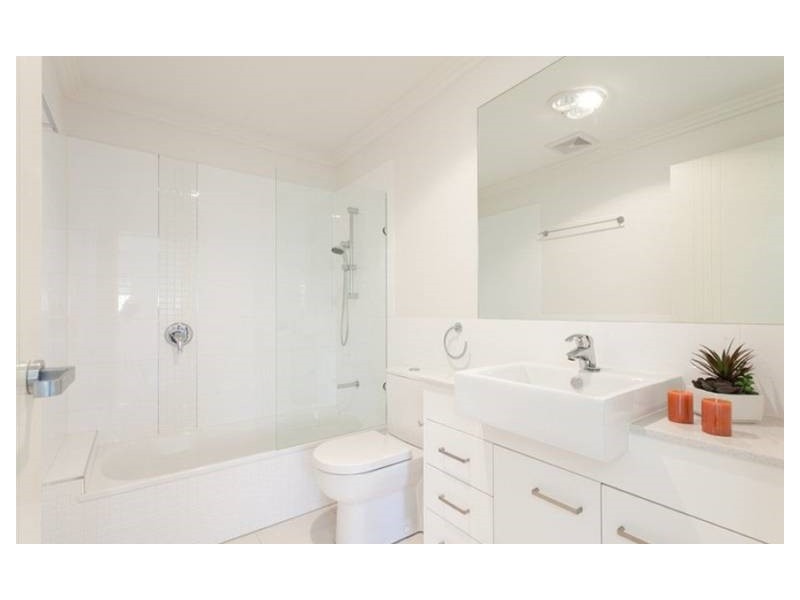 17 Marshall Lane, Kenmore QLD 4069