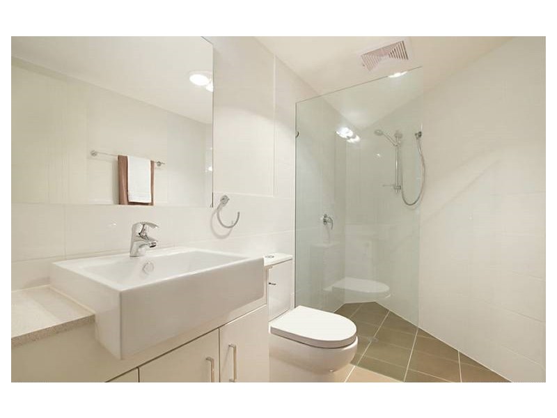 17 Marshall Lane, Kenmore QLD 4069