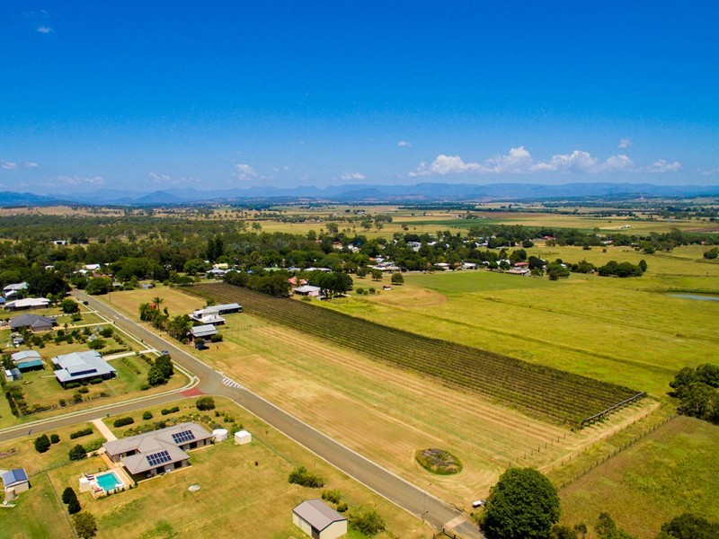 38 North Street, Harrisville QLD 4307