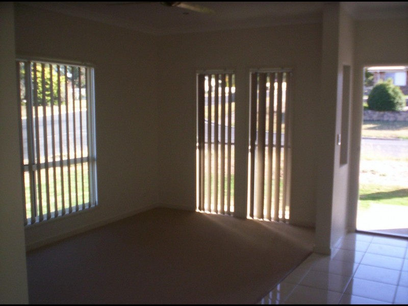 1/140 DRAGON STREET, Warwick QLD 4370