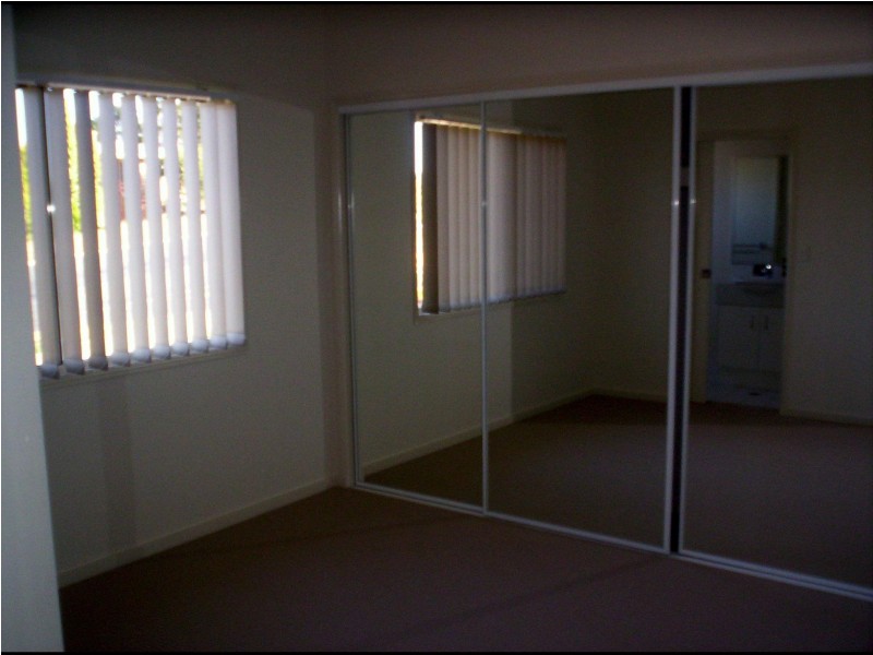 1/140 DRAGON STREET, Warwick QLD 4370