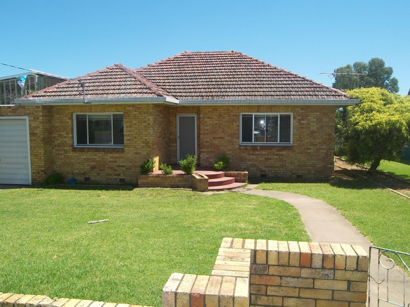 155 Wood Street, Warwick QLD 4370