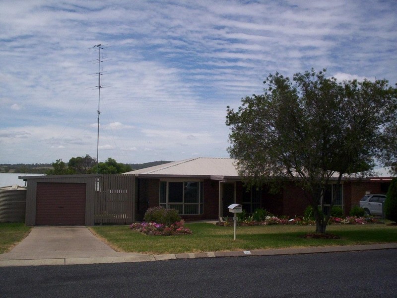 3 BUNKER AVENUE, Warwick QLD 4370
