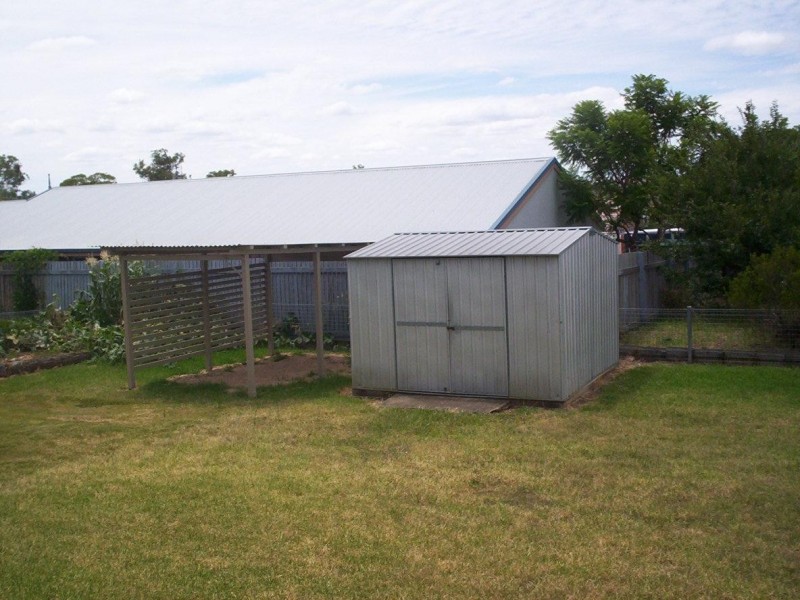 3 BUNKER AVENUE, Warwick QLD 4370
