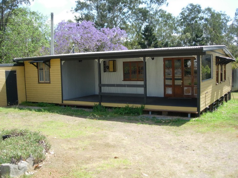 31 Sutton Street, Brooloo QLD 4570