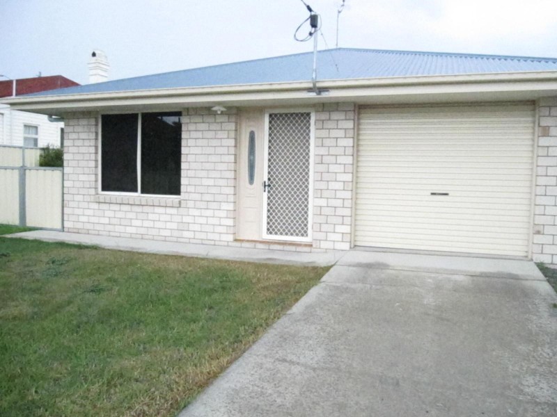 27 STEWART AVENUE, Warwick QLD 4370