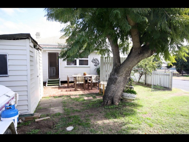 30 DRAGON STREET, Warwick QLD 4370