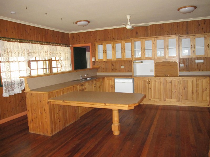 130 TOOTH ST, Warwick QLD 4370