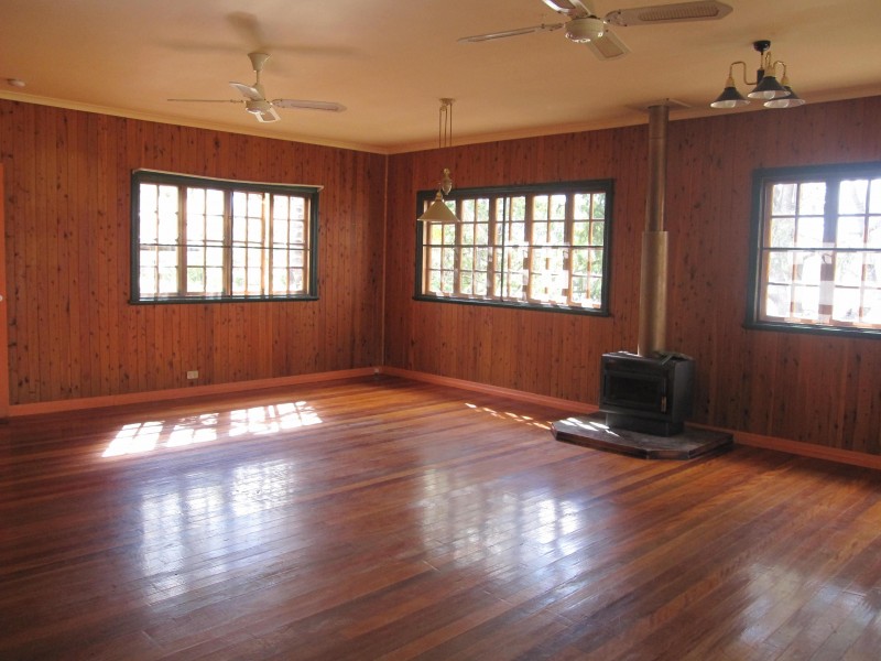 130 TOOTH ST, Warwick QLD 4370