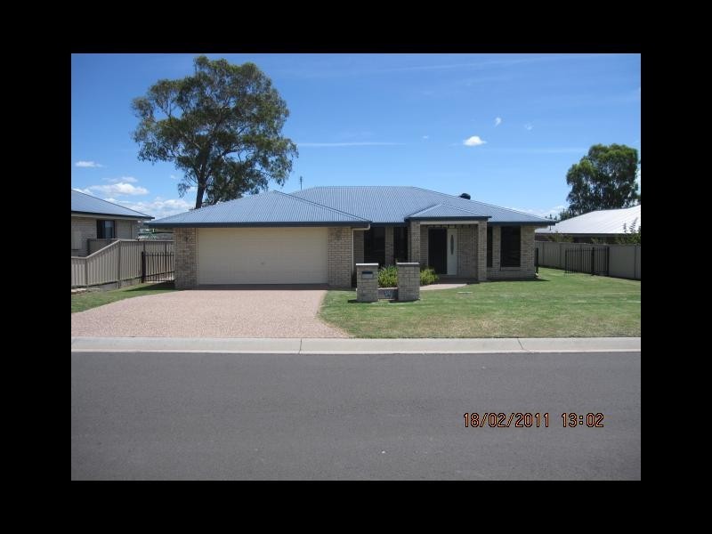 14 BORONIA DRIVE, Warwick QLD 4370