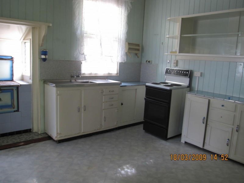 10 GLEN RD, Warwick QLD 4370