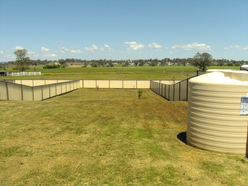 1/11 HANS BORGAR COURT, Warwick QLD 4370