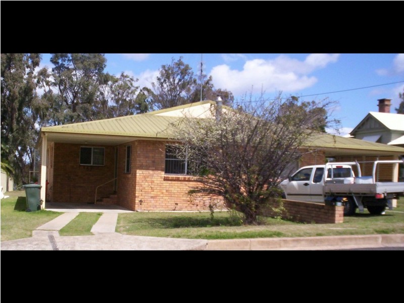 1/50 LOCKE STREET, Warwick QLD 4370