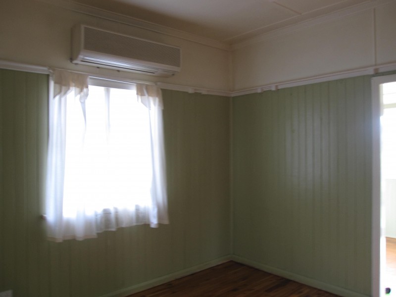 30 STURT STREET, Warwick QLD 4370