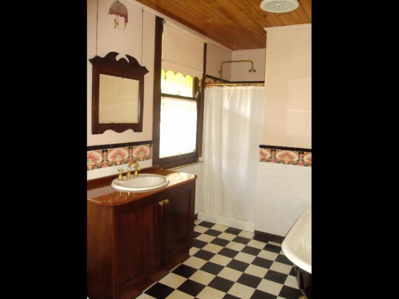 124 Glengallan Rd, Warwick QLD 4370