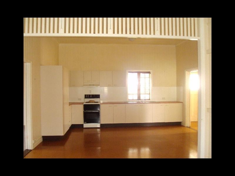 8 YARRAWONGA STREET, Warwick QLD 4370