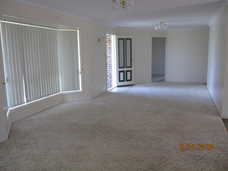 11 GOLF LINKS AVE, Warwick QLD 4370