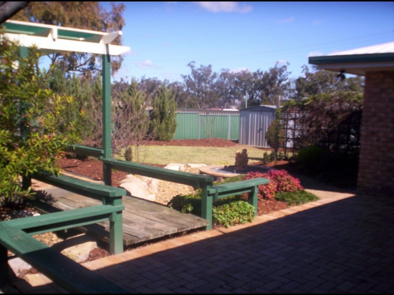 4 Lyons Crescent, Warwick QLD 4370