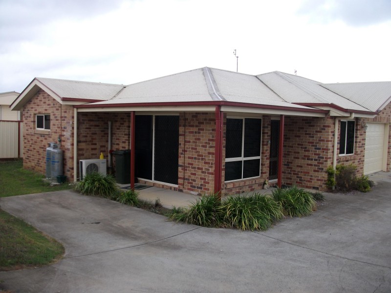 2/14 YANGAN RD, Warwick QLD 4370