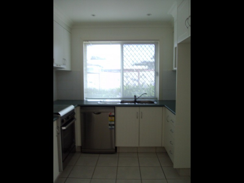 2/14 YANGAN RD, Warwick QLD 4370